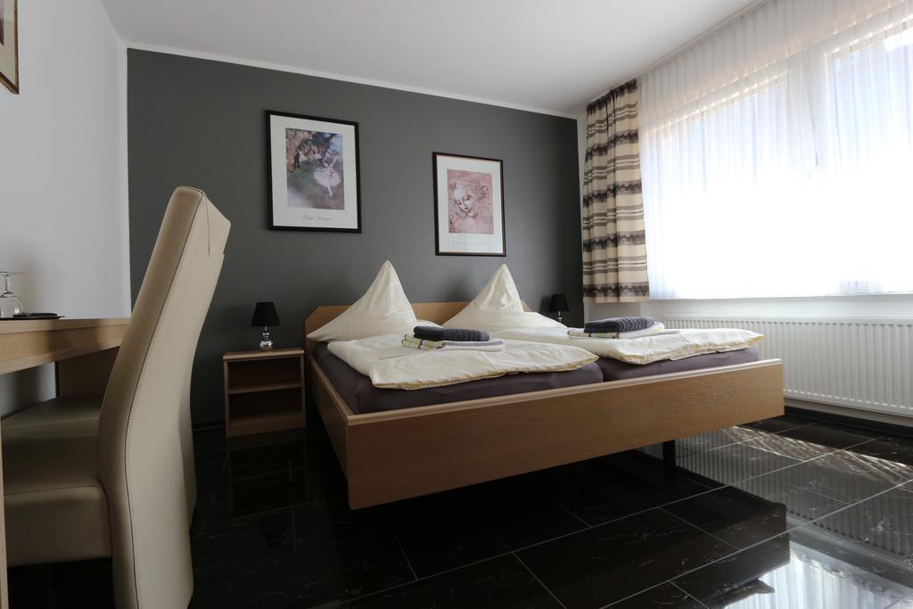 Gaestehaus Am Roemerbad Zell Extérieur photo